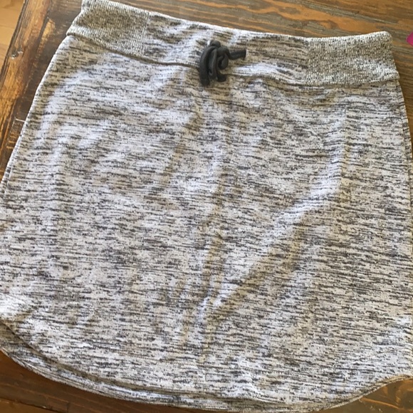 Athleta skirt size medium T - Picture 2 of 3
